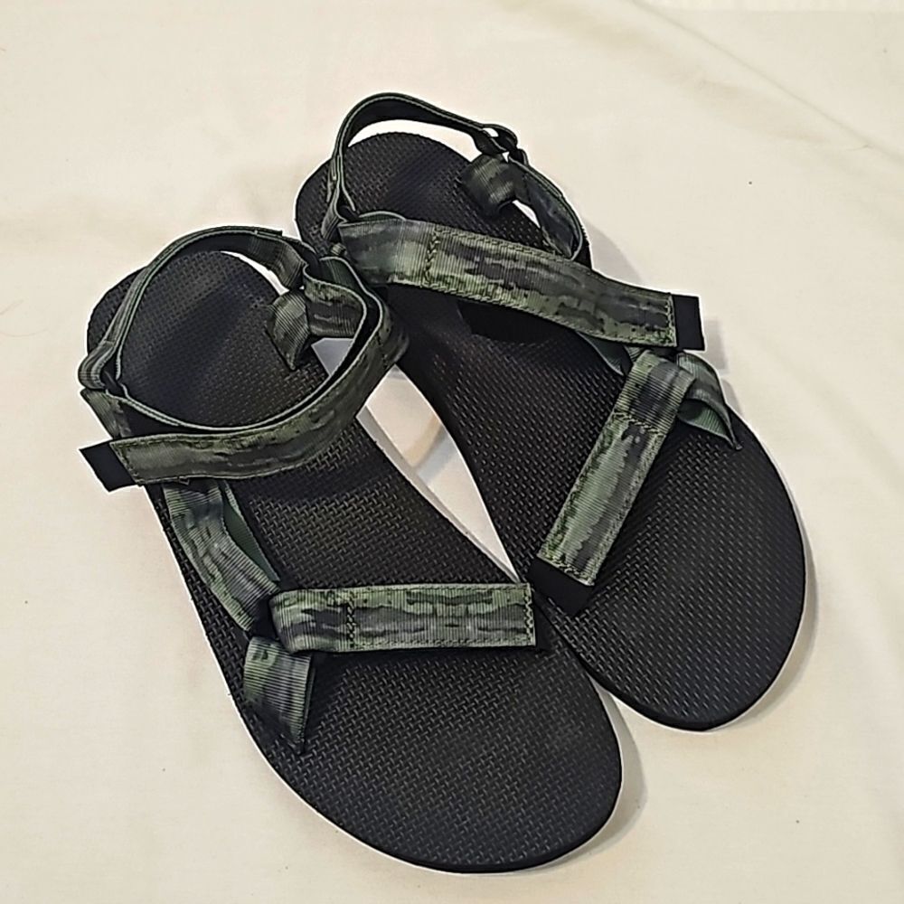 MlTeva sandals size 13